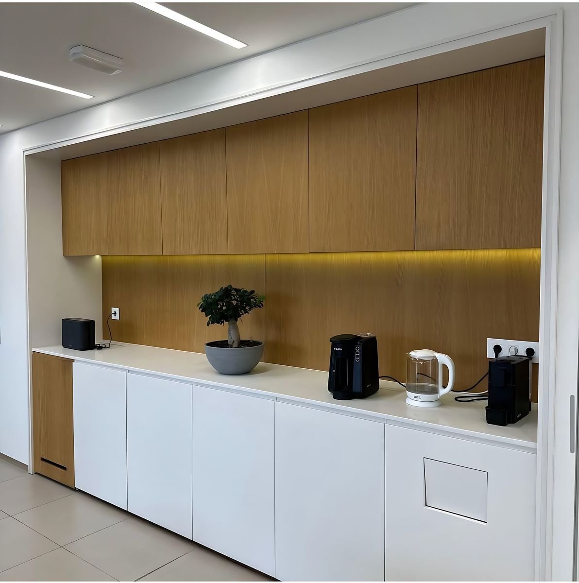 Oak wall units over white base cabinets